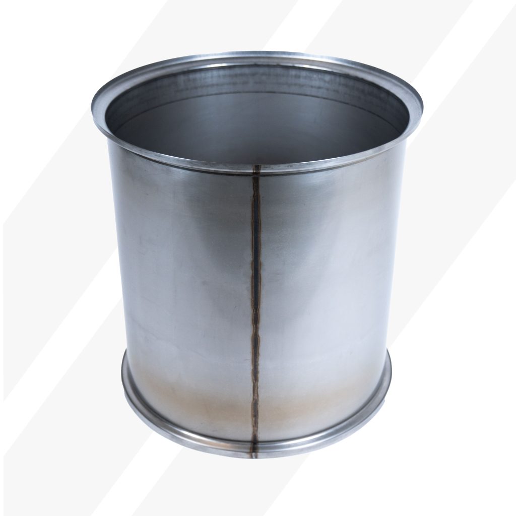 Rolled and welded metal cylinder with double flange